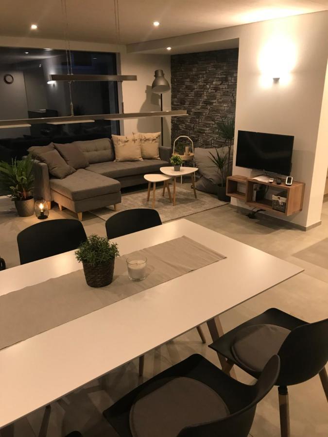Moderne Unterkunft mit Panoramablick auf Thunersee Krattigen Exterior foto